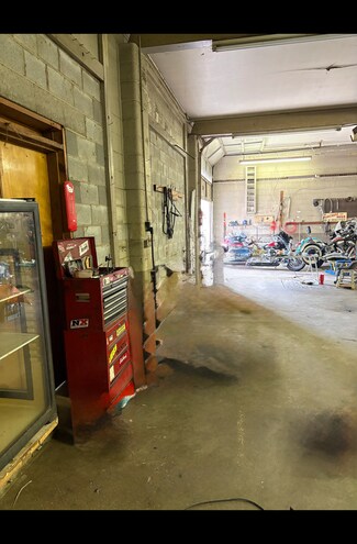 Plus de détails pour 806 Westover Dr, Danville, VA - Bureau/Local commercial à louer