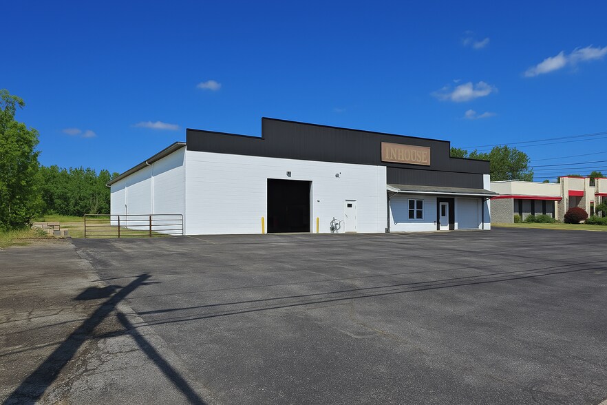9170 Transit Rd, East Amherst, NY à vendre - Photo de l’immeuble – Image 2 sur 25