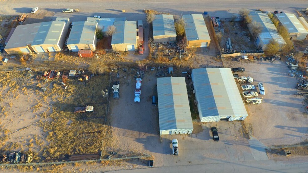 1611 E Taylor Midland, TX 79706 portefeuille de 2 biens à vendre sur LoopNet.fr - Photo de l’immeuble – Image 3 sur 6