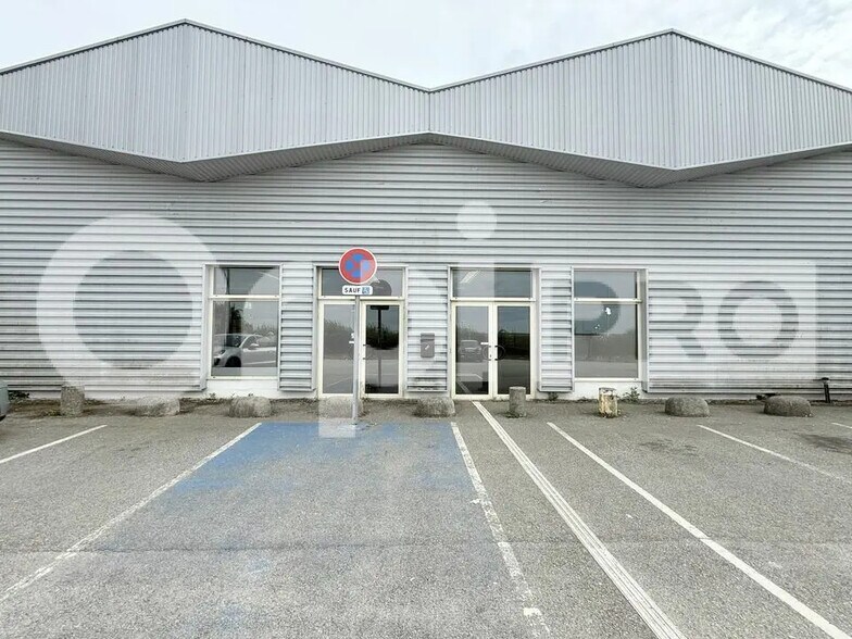 Local commercial dans GONFREVILLE-L'ORCHER à louer - Photo de l’immeuble – Image 2 sur 8
