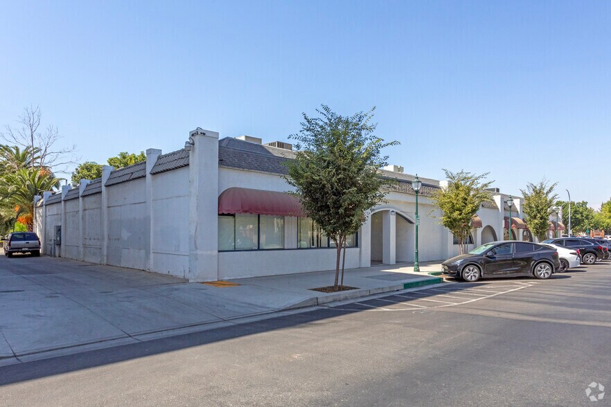 1727 N St, Merced, CA à vendre - Photo de l’immeuble – Image 3 sur 17