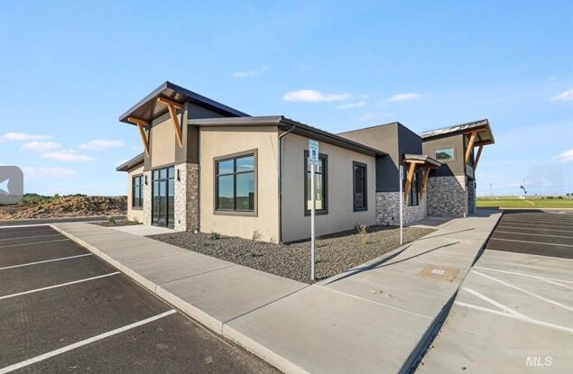 388 Crossroads Point Blvd, Jerome, ID à louer - Photo de l’immeuble – Image 2 sur 19