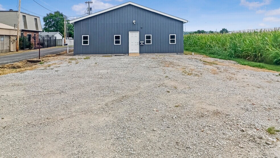 605 Railroad St, Dupo, IL à louer - Photo de l’immeuble – Image 3 sur 20