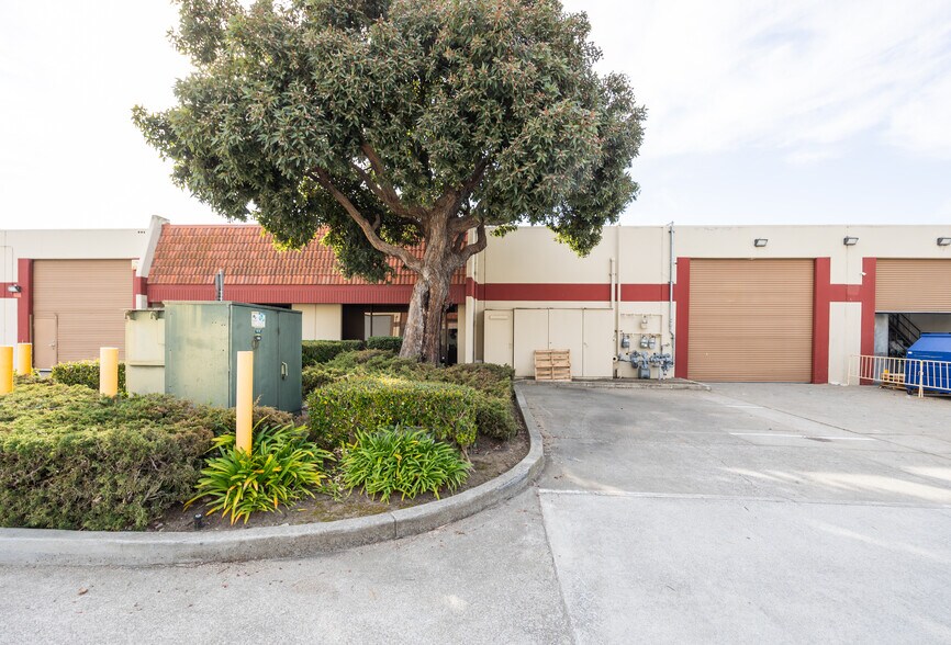 360 Swift Ave, South San Francisco, CA à louer - Photo de l’immeuble – Image 3 sur 22