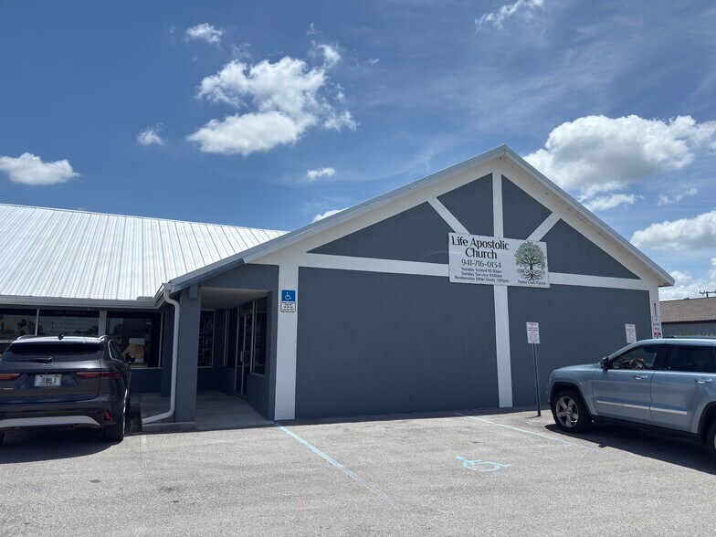3762 Tamiami Trl, Port Charlotte, FL à louer - Photo de l’immeuble – Image 3 sur 10