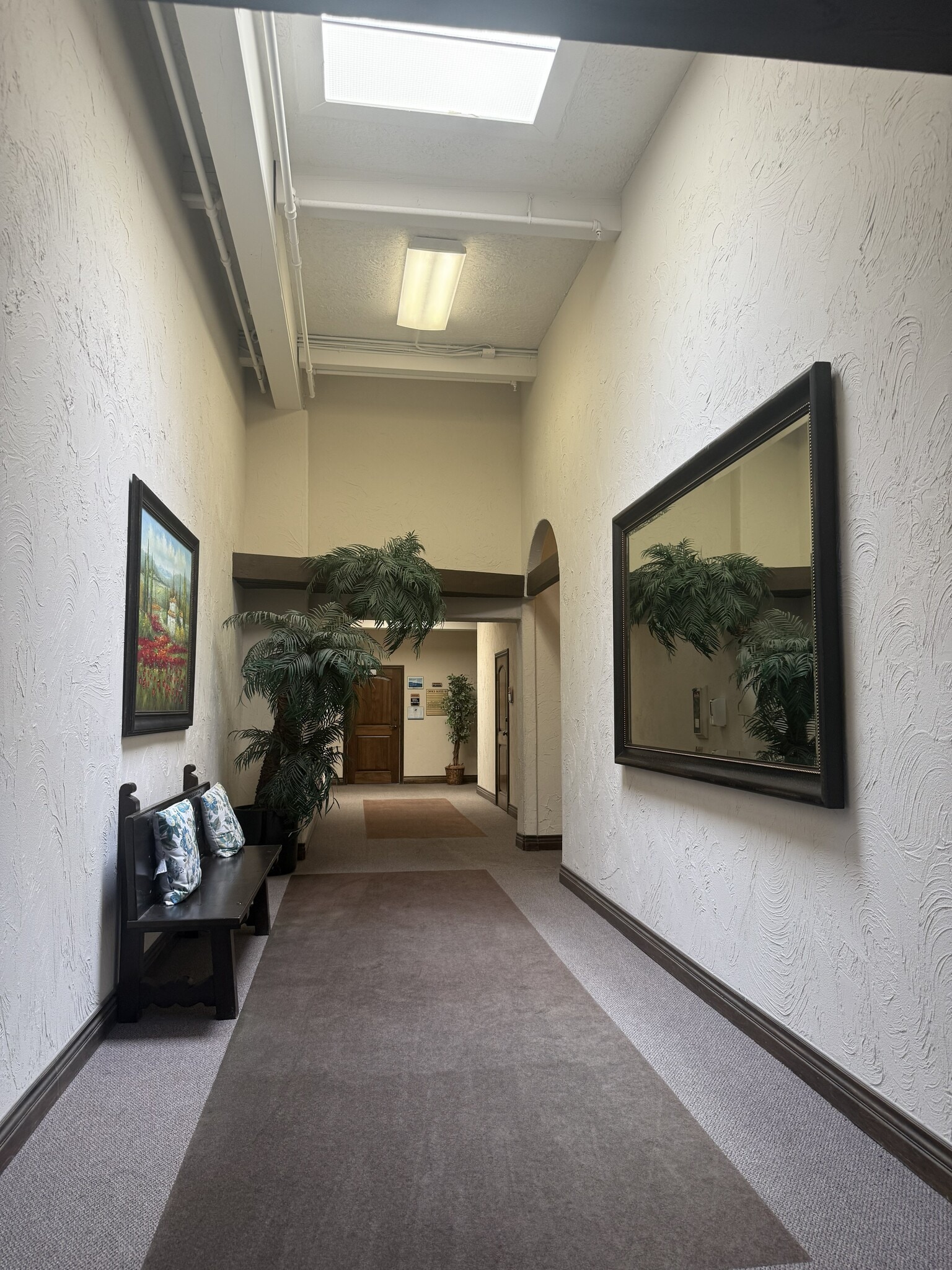 23547-23641 Moulton Pky, Laguna Hills, CA à louer Photo intérieure– Image 1 sur 6