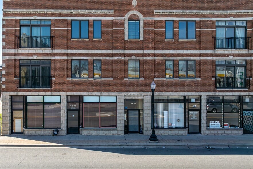 4346 N Pulaski Rd, Chicago, IL à louer - Photo principale – Image 1 sur 13