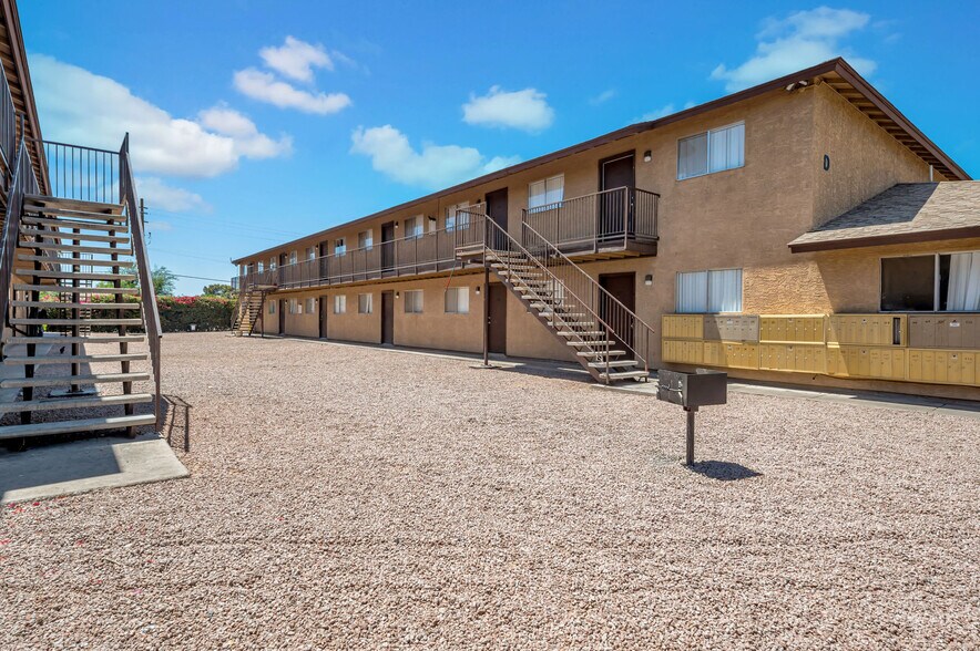 16437 N 31st St, Phoenix, AZ à vendre - Photo de l’immeuble – Image 3 sur 5