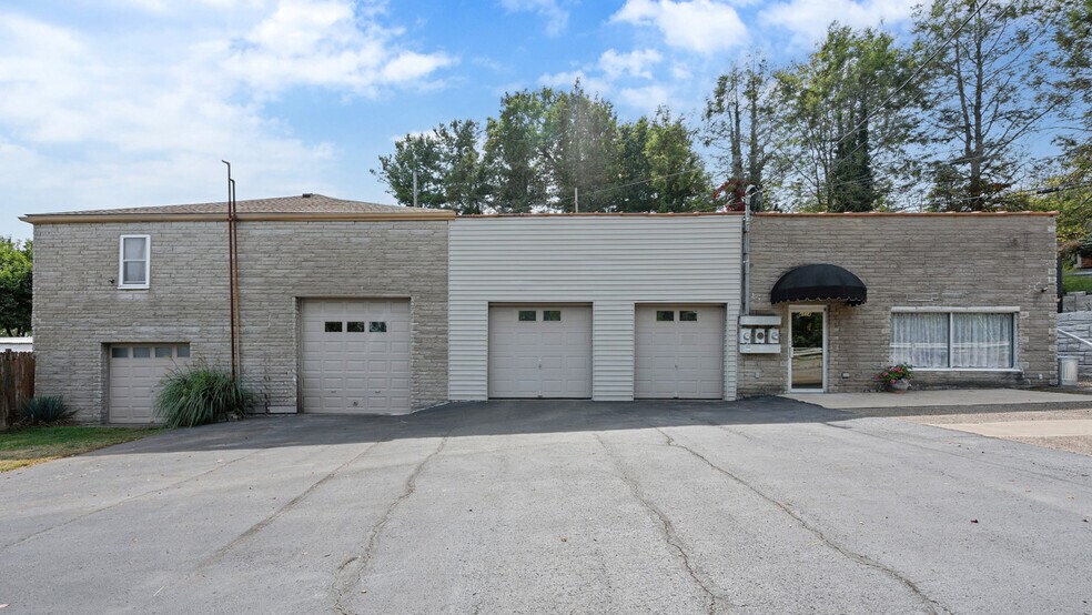 1201 Oakridge Rd, Mc Donald, PA à vendre - Photo de l’immeuble – Image 1 sur 32