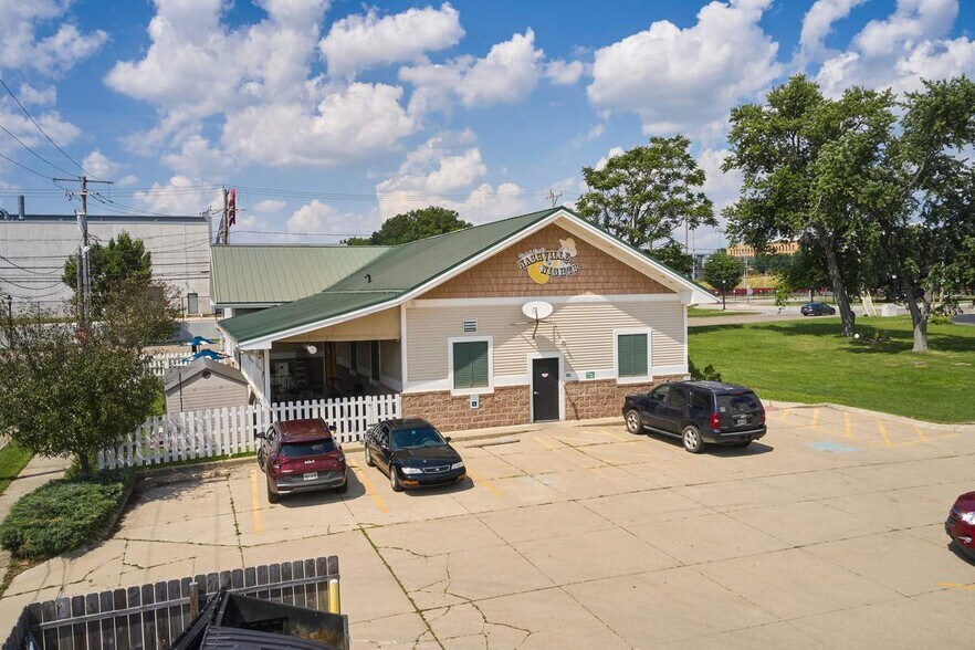 88 W Wilbeth Rd, Akron, OH à vendre - Photo de l’immeuble – Image 2 sur 6