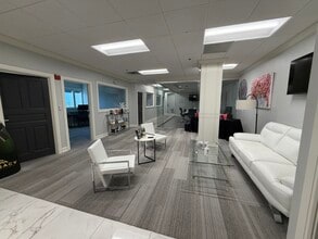 1549 Ringling Blvd, Sarasota, FL à louer Photo intérieure– Image 1 sur 10