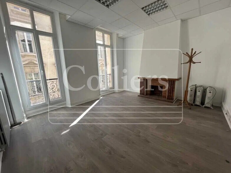 Bureau dans Marseille à louer - Photo de l’immeuble – Image 1 sur 9