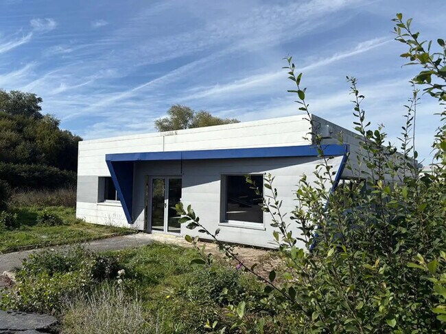 Plus de détails pour Local commercial à louer