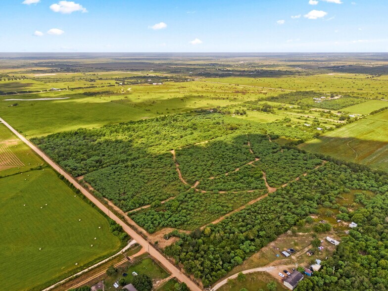 3346 Orange Hill Rd, Sealy, TX à vendre - Photo de l’immeuble – Image 3 sur 17