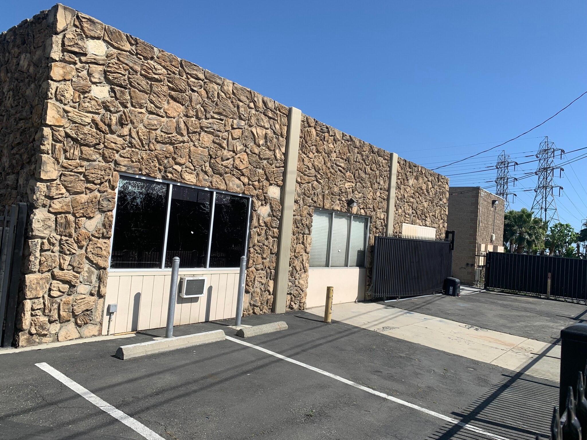 11020-11040 Mercantile Ave, Stanton, CA à louer Photo de l’immeuble– Image 1 sur 4