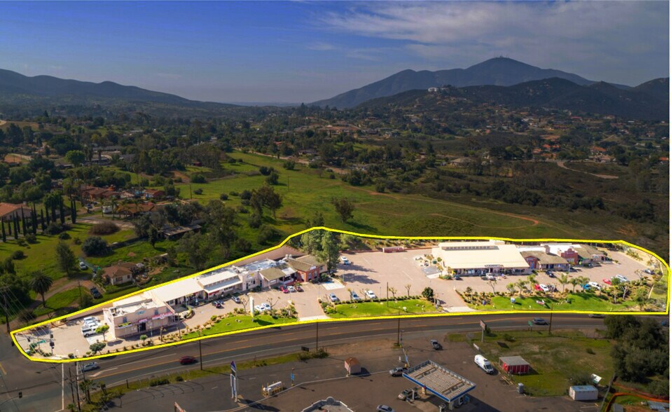 13889 Campo Rd, Jamul, CA à louer - Photo de l’immeuble – Image 1 sur 14