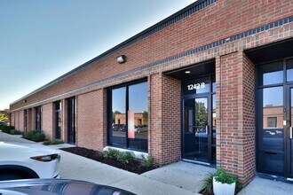 1200-1258 Remington Rd, Schaumburg, IL à louer Photo de l’immeuble– Image 2 sur 22