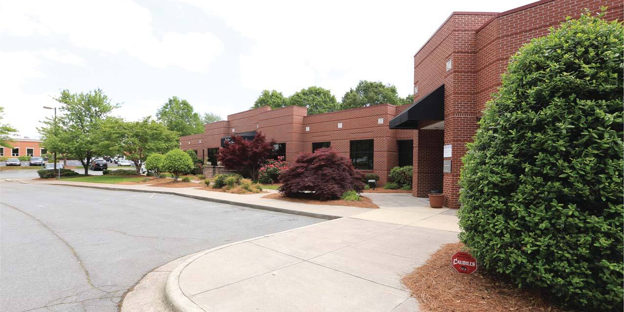 765 Highland Oaks Dr, Winston-Salem, NC à louer Photo principale– Image 1 sur 8