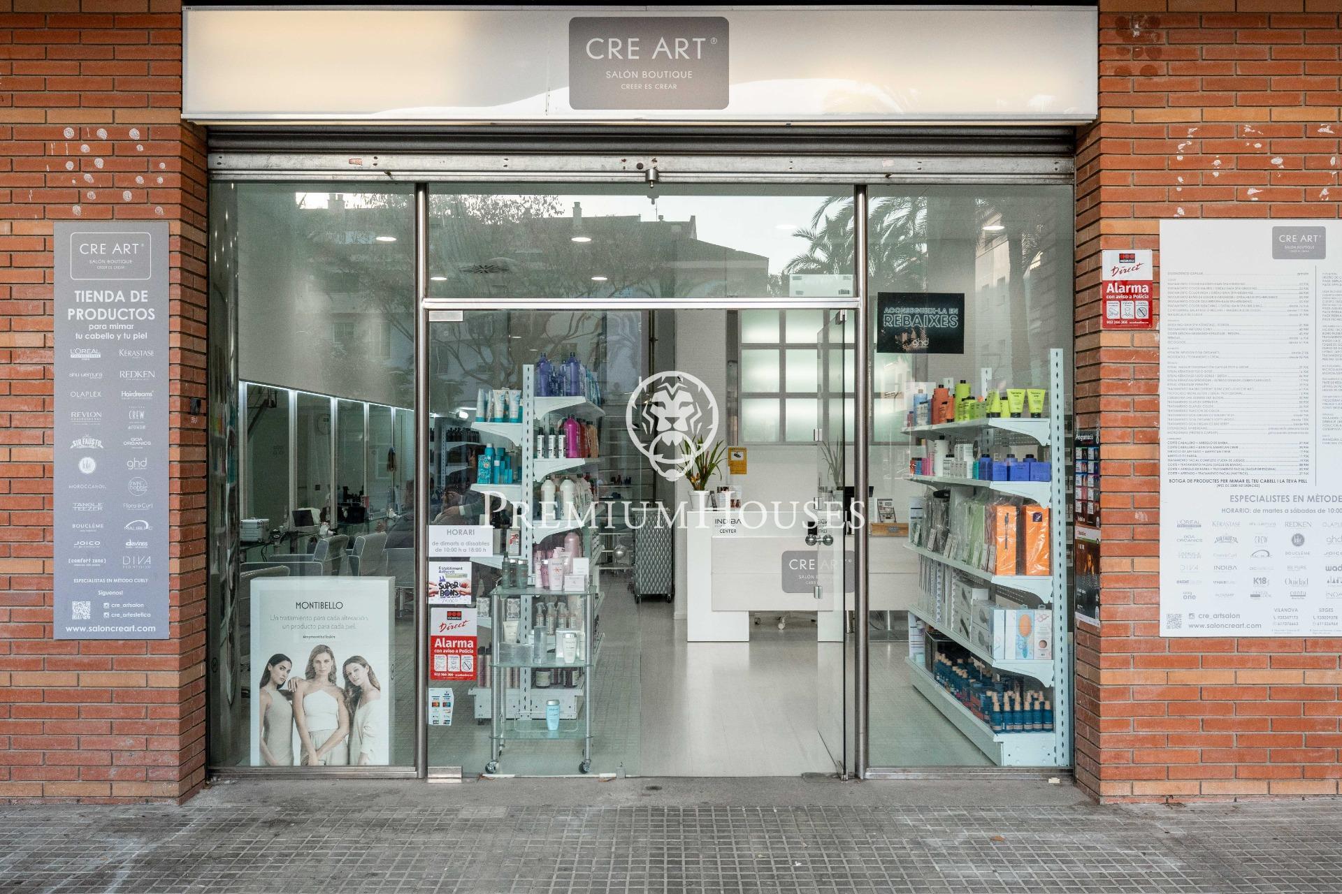 Local commercial dans Vilanova i la Geltrú, Barcelona à louer Photo de l’immeuble– Image 1 sur 22