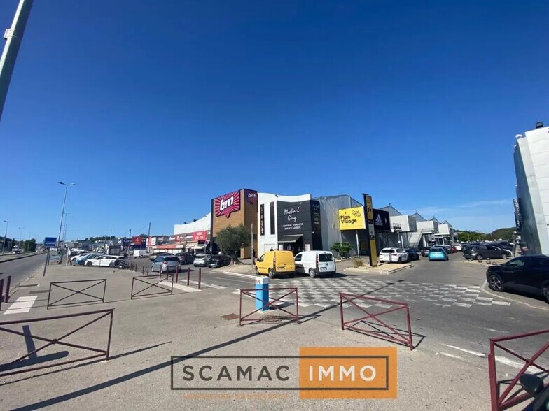 Local commercial dans Les Pennes-Mirabeau à louer - Photo de l’immeuble – Image 2 sur 3