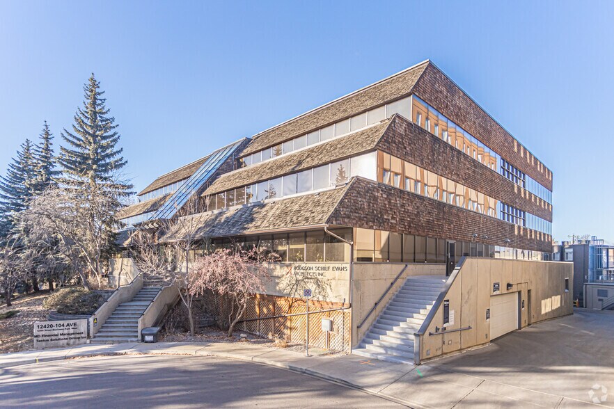 12420 104th Ave NW, Edmonton, AB à louer - Photo de l’immeuble – Image 1 sur 7