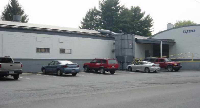 100 Gibraltar Rd, Reading, PA à louer - Photo de l’immeuble – Image 2 sur 3
