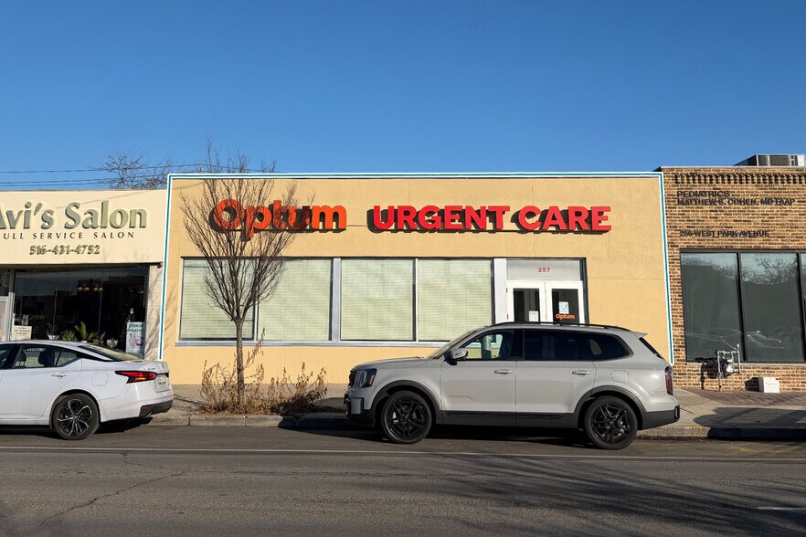 257 W Park Ave, Long Beach, NY à vendre - Photo principale – Image 1 sur 9