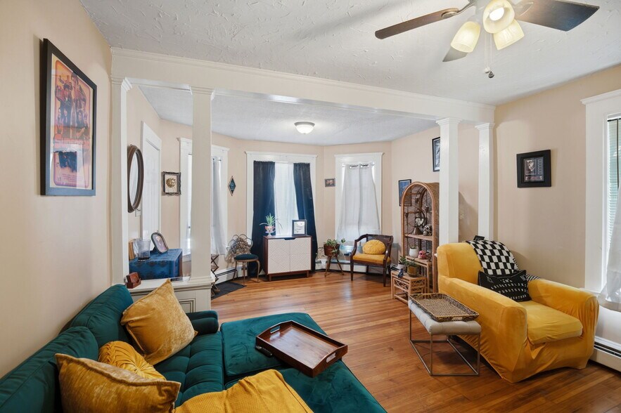 271-273 Coe St, Woonsocket, RI à vendre - Photo de l’immeuble – Image 3 sur 18
