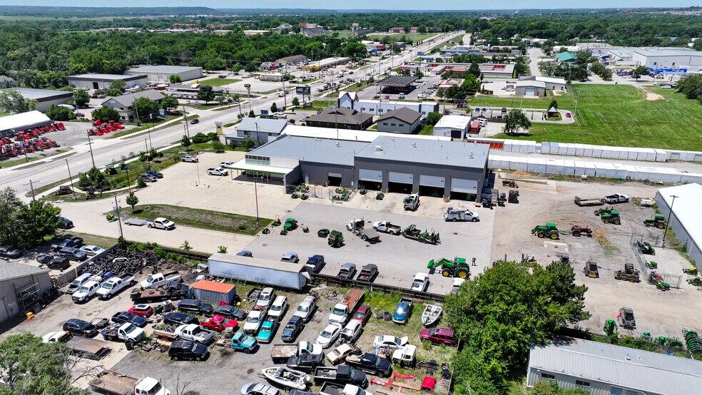 1110 E 23rd St, Lawrence, KS à vendre - Photo de l’immeuble – Image 3 sur 3