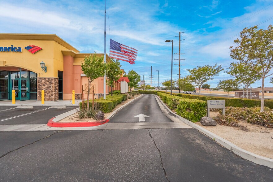 19095 Bear Valley Rd, Apple Valley, CA à vendre - Photo de l’immeuble – Image 3 sur 13