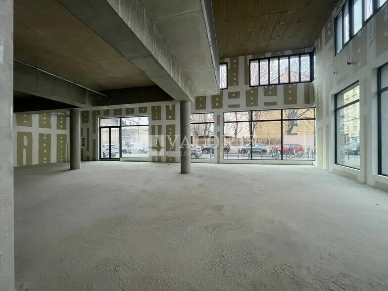 Local d’activités dans Villeurbanne à louer - Photo de l’immeuble – Image 1 sur 7