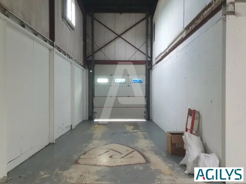 Local d’activités dans Champigny-sur-Marne à louer - Photo de l’immeuble – Image 1 sur 6