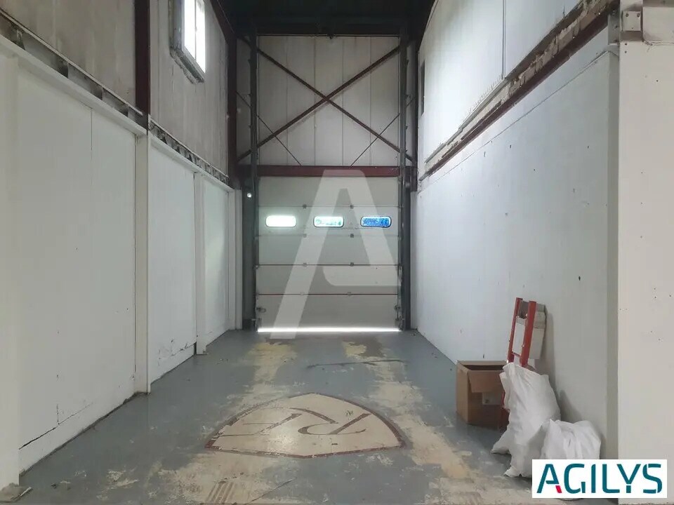 Local d’activités dans Champigny-sur-Marne à louer Photo de l’immeuble– Image 1 sur 7