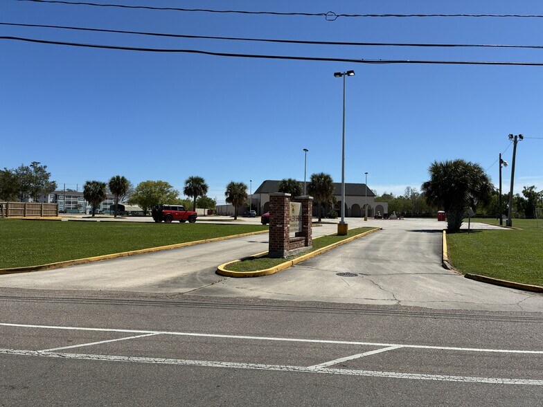 1940 Ormond Blvd, Destrehan, LA à vendre - Photo de l’immeuble – Image 3 sur 6