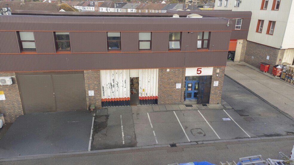 Manor Farm Rd, Wembley à vendre - Photo de l’immeuble – Image 1 sur 2