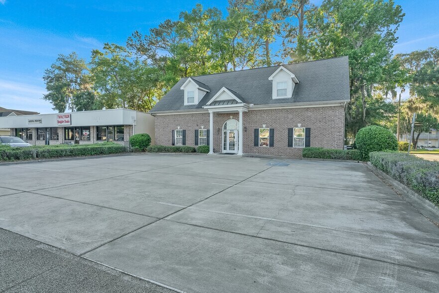 7031 Hodgson Memorial Dr, Savannah, GA à louer - Photo de l’immeuble – Image 2 sur 5