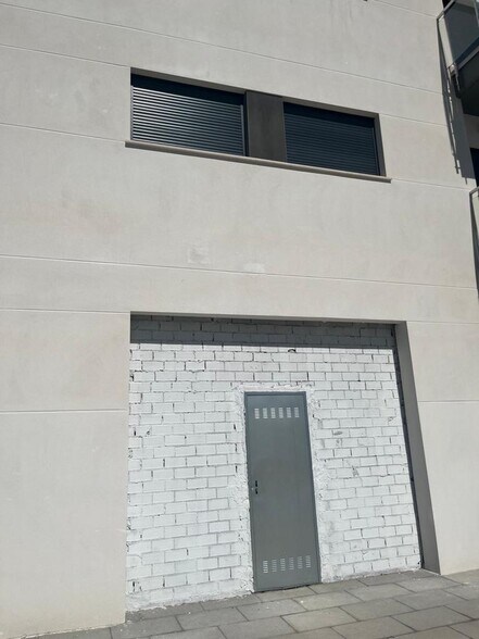 Local commercial dans Córdoba à louer - Photo de l’immeuble – Image 2 sur 3