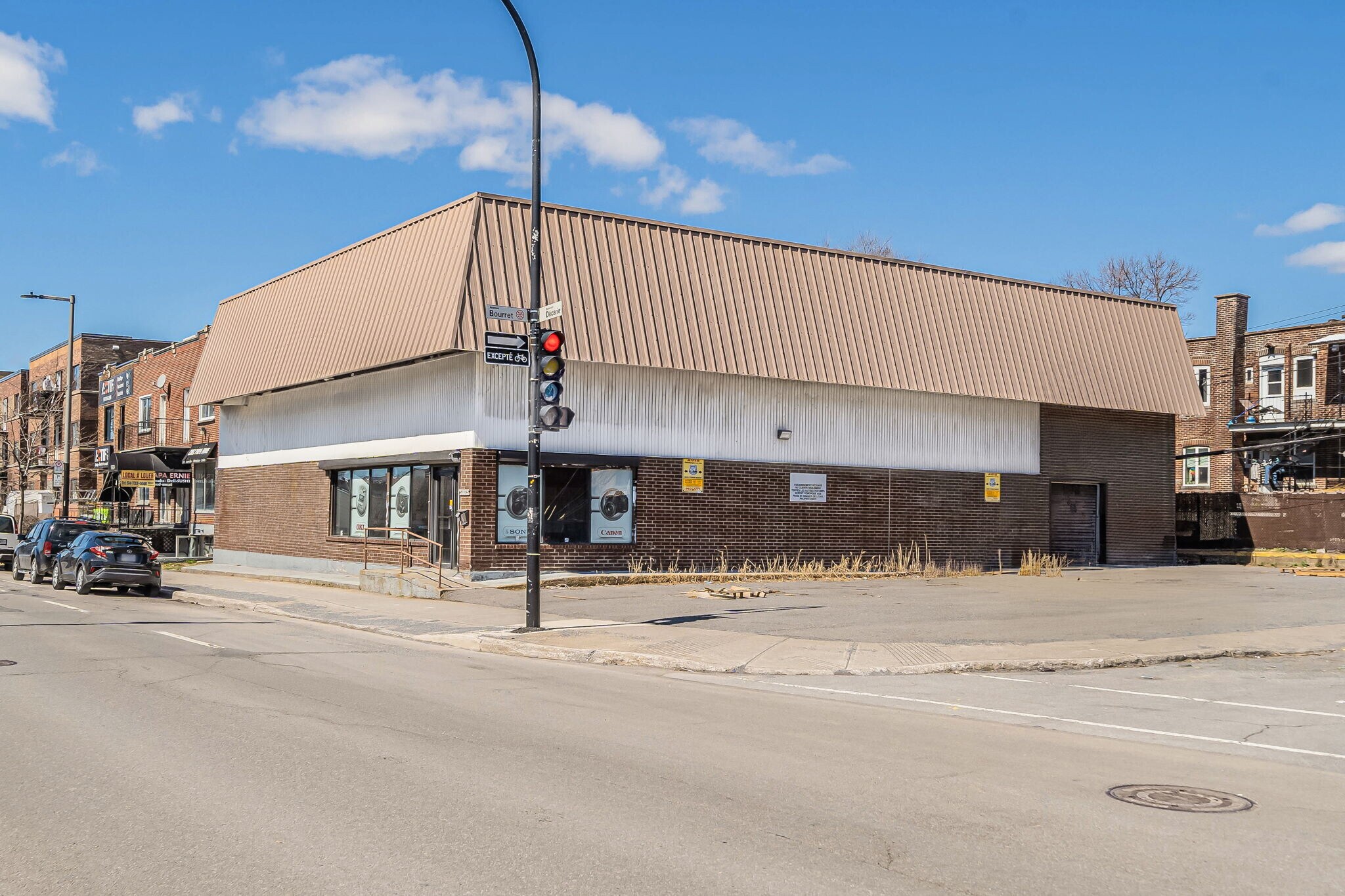 5805 Boul Décarie, Montréal, QC à louer Photo principale– Image 1 sur 27
