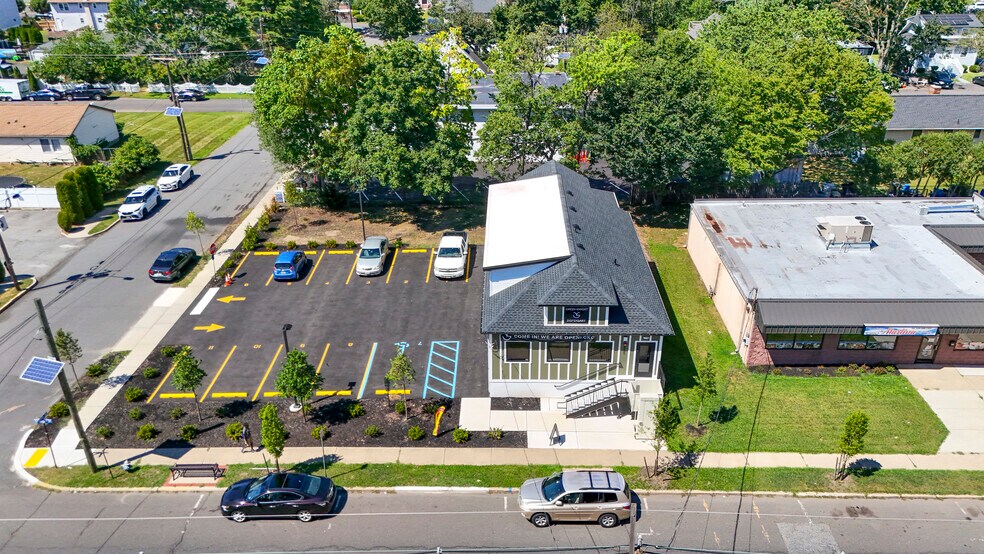 831 Hamilton St, Somerset, NJ à vendre - Photo de l’immeuble – Image 2 sur 43
