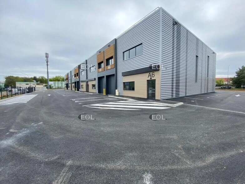Local d’activités dans Villemoisson-sur-Orge à louer - Photo de l’immeuble – Image 1 sur 5