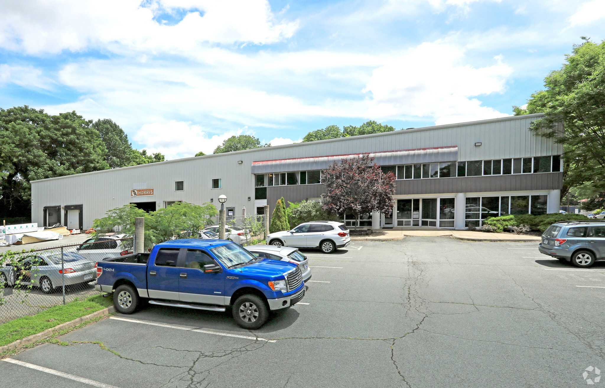 1215 E Market St, Charlottesville, VA à louer Photo principale– Image 1 sur 6