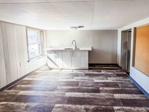 633 Lorne St, Sudbury, ON à louer Photo intérieure– Image 2 sur 6
