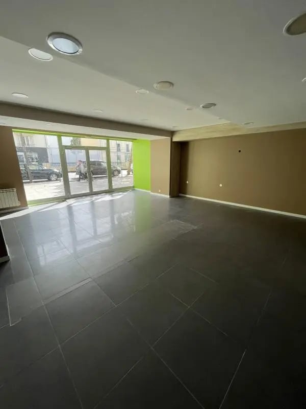 Plus de détails pour Local commercial à louer