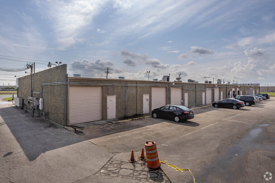 12430 Highway 3, Webster, TX à vendre - Photo de l’immeuble – Image 3 sur 5