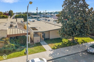 1801 28th St, Bakersfield, CA à louer Photo de l’immeuble– Image 1 sur 33