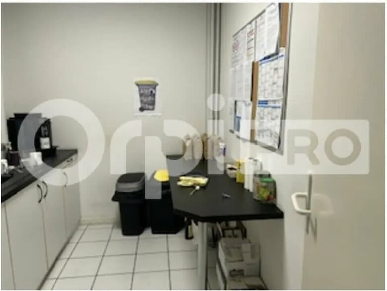 Bureau dans Villefranche-sur-Saône à vendre - Photo intérieure – Image 2 sur 6