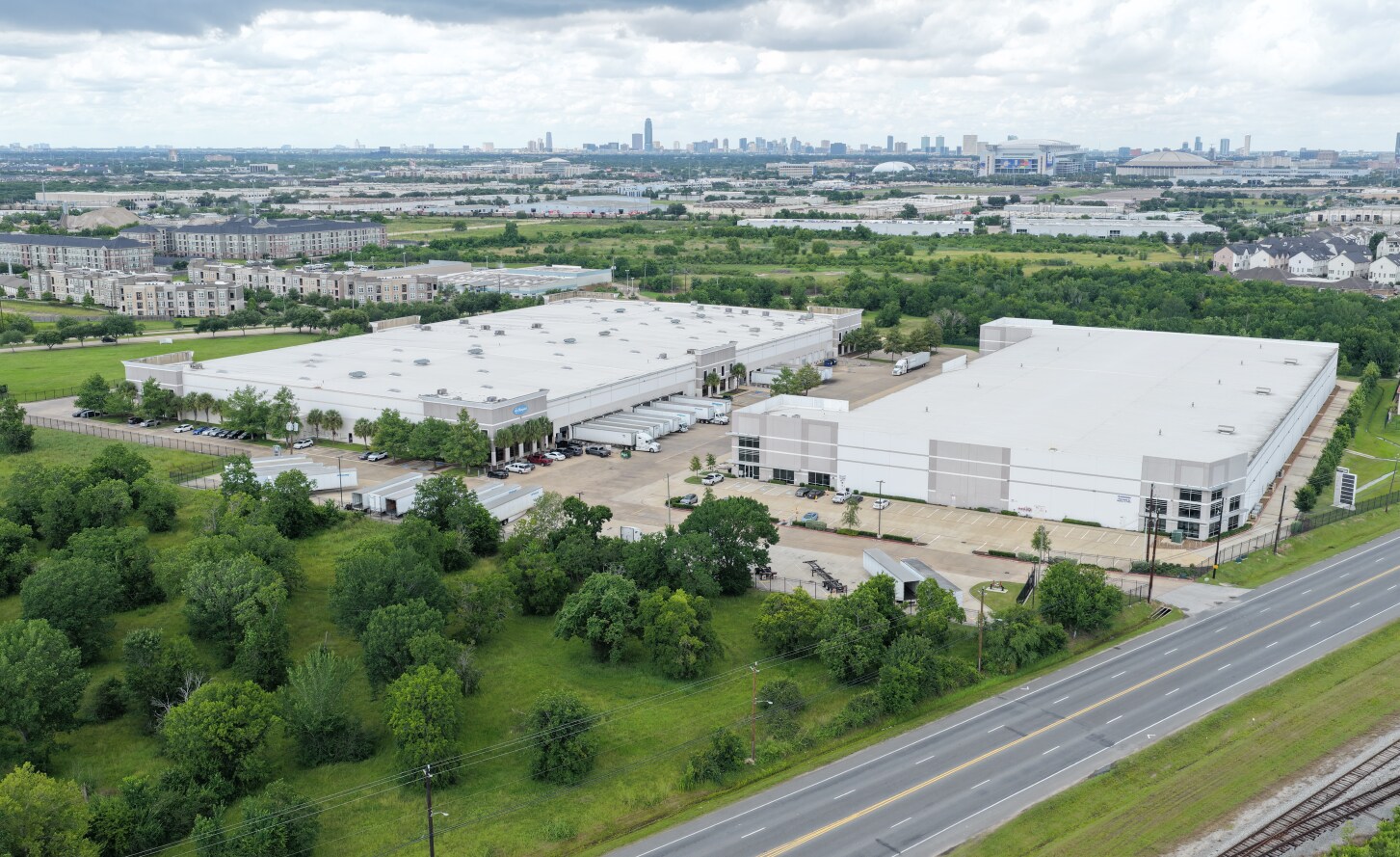 10001 Fannin St, Houston, TX à louer Photo de l’immeuble– Image 1 sur 4
