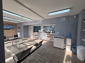 3113 Middlefield Rd, Redwood City, CA à louer Photo intérieure– Image 2 sur 6