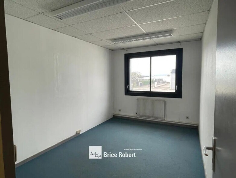 81 Avenue Du Progrès, Chassieu à louer - Photo intérieure – Image 3 sur 10