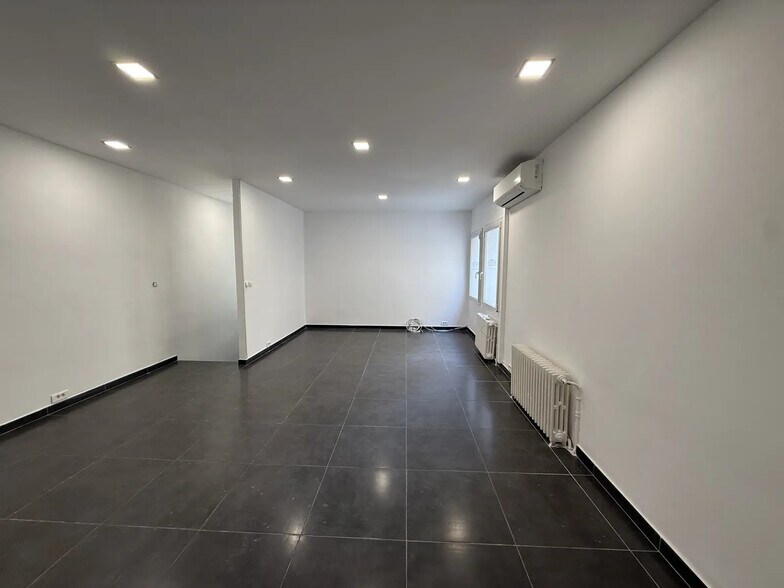 Bureau dans Marseille à vendre - Photo de l’immeuble – Image 2 sur 7